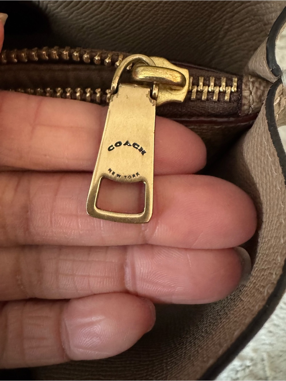 Coach Dove Gray and Dark Brown Two-Tone Willow Leather Tote with Gold Hardware - Picture 9 of 15